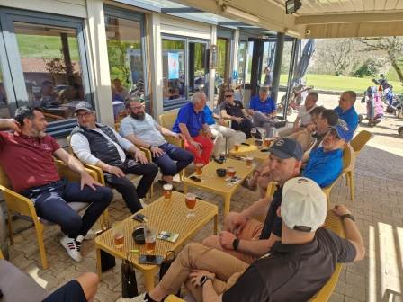 La team golfeurs du CEO : Passion, convivialité et compétition amicale