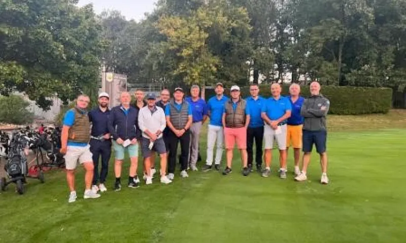La team golfeurs du CEO : Passion, convivialité et compétition amicale